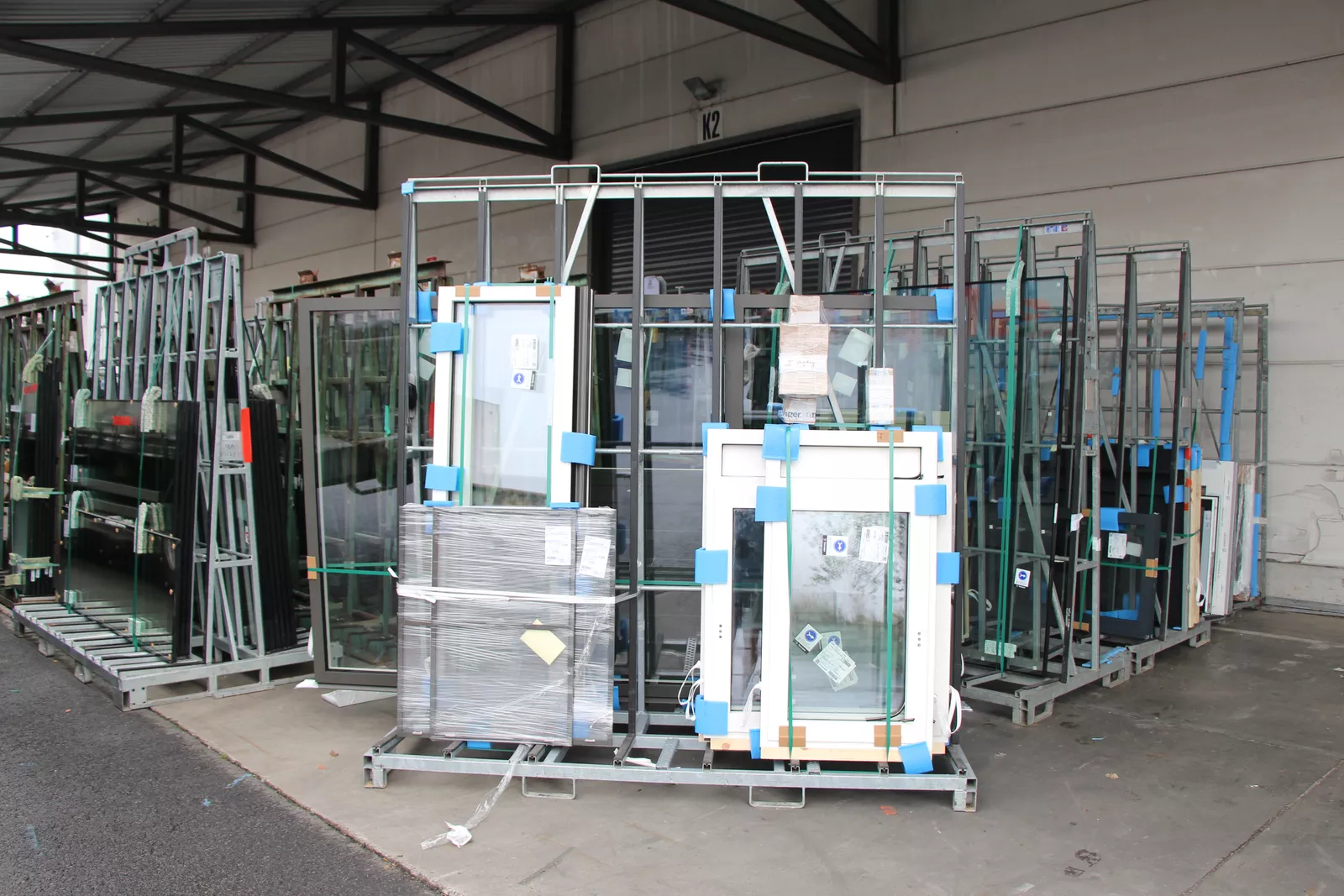 building windows stillages