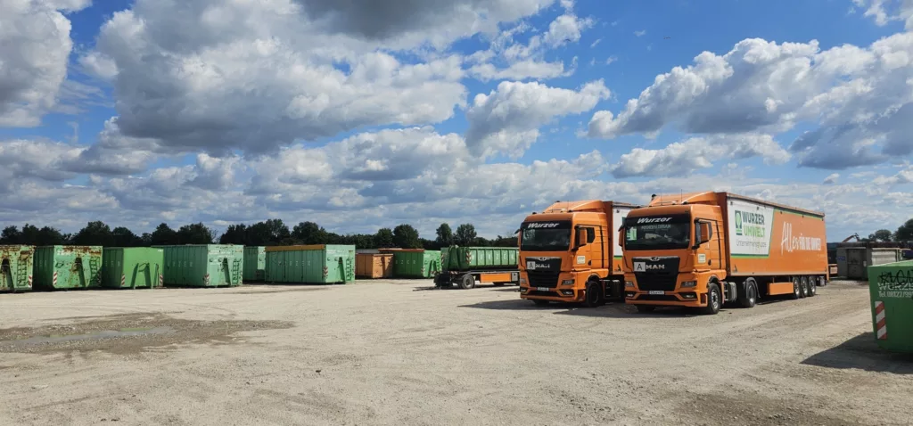 Digitalisierung der Abfalllogistik: Wurzer Umwelt ersetzt Papierlisten durch transparentes Container-Management mit der Tracking-Lösung von Sensolus